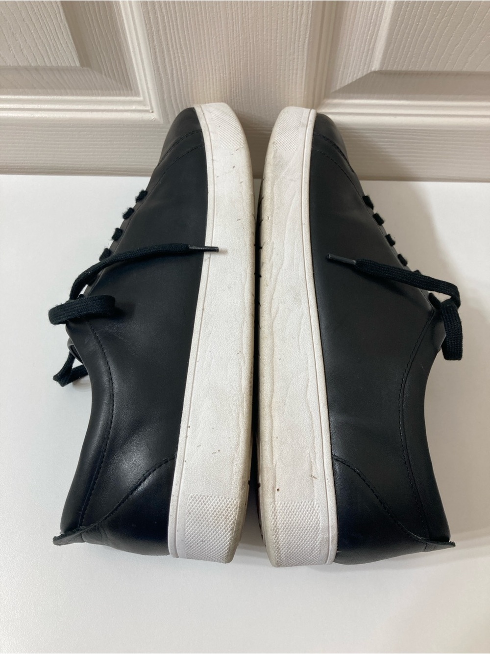 FitFlop Women’s Rally Lace Up Black Leather Sneakers 10 Athleisure Sporty Preppy - Picture 9 of 11